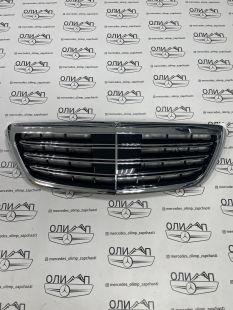Решетка радиатора AMG 63 на Mercedes W222